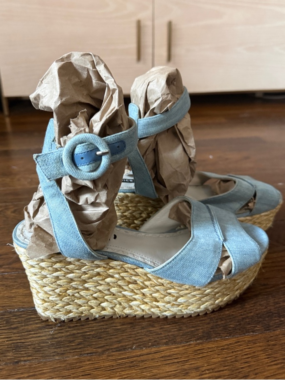 🐋 Alice + Olivia ‘Roberta’ Denim Blue Espadrille Wedge Sandals, Size 8 - Picture 6 of 12